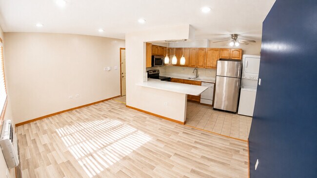 Building Photo - 1130 Dunlop Ave