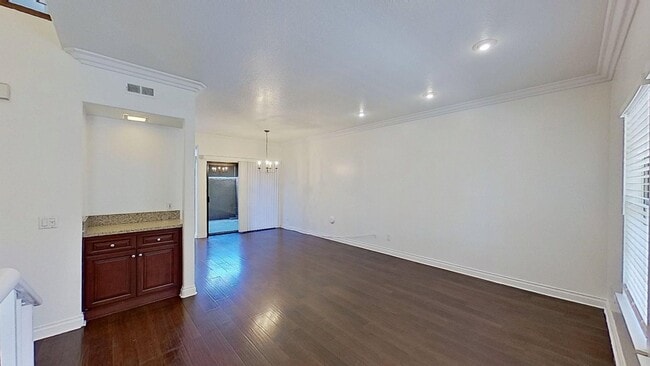 Building Photo - 307 E Chapman Ave