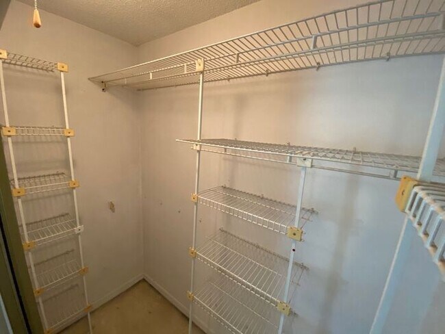 Building Photo - 1605 Shady Ridge Ct