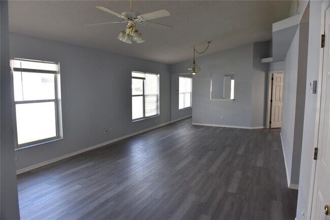 Building Photo - 271 Daniels Pointe Dr