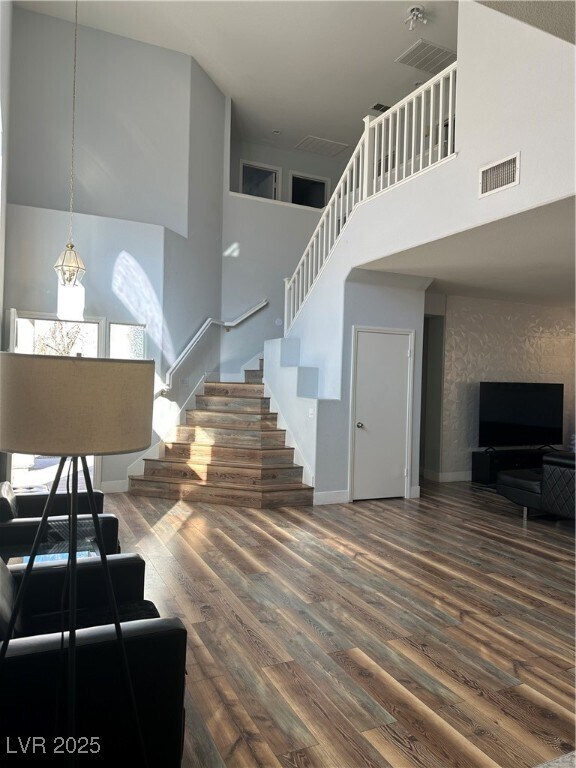 Building Photo - 8901 Kingswood Dr