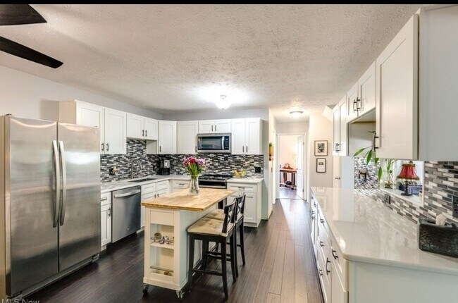 Building Photo - 5589 Rainier Ct