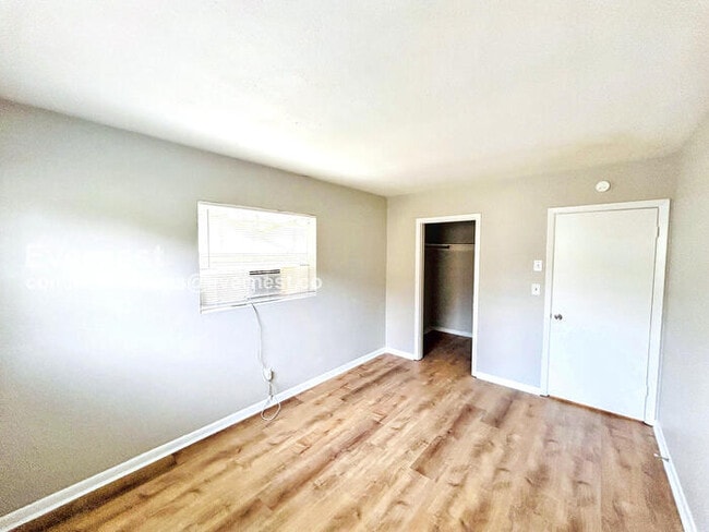 Building Photo - 10546 106th Ave N