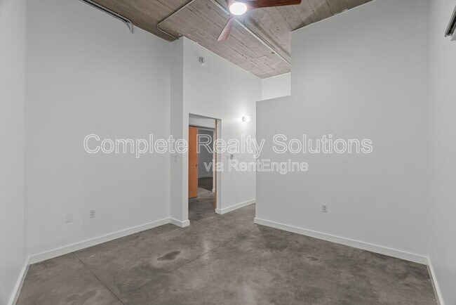 Building Photo - 1635 Washington Ave