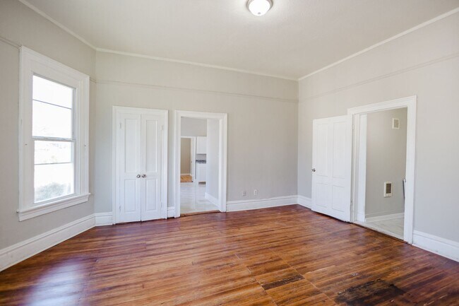 Building Photo - 316 N 8th St