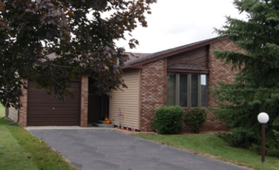 Primary Photo - Erin Manor