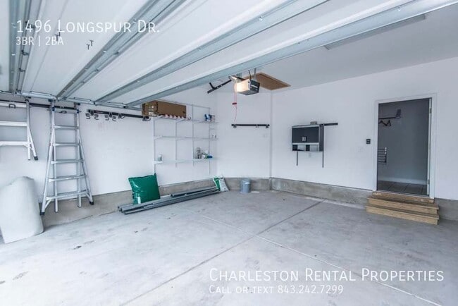 Building Photo - 1496 Longspur Dr