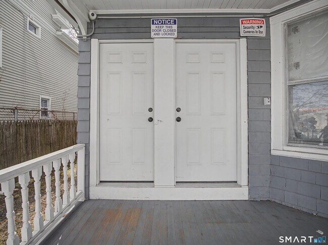 Building Photo - 373 Wood Ave