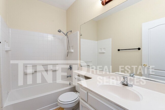 Building Photo - 149 Canberra Ct