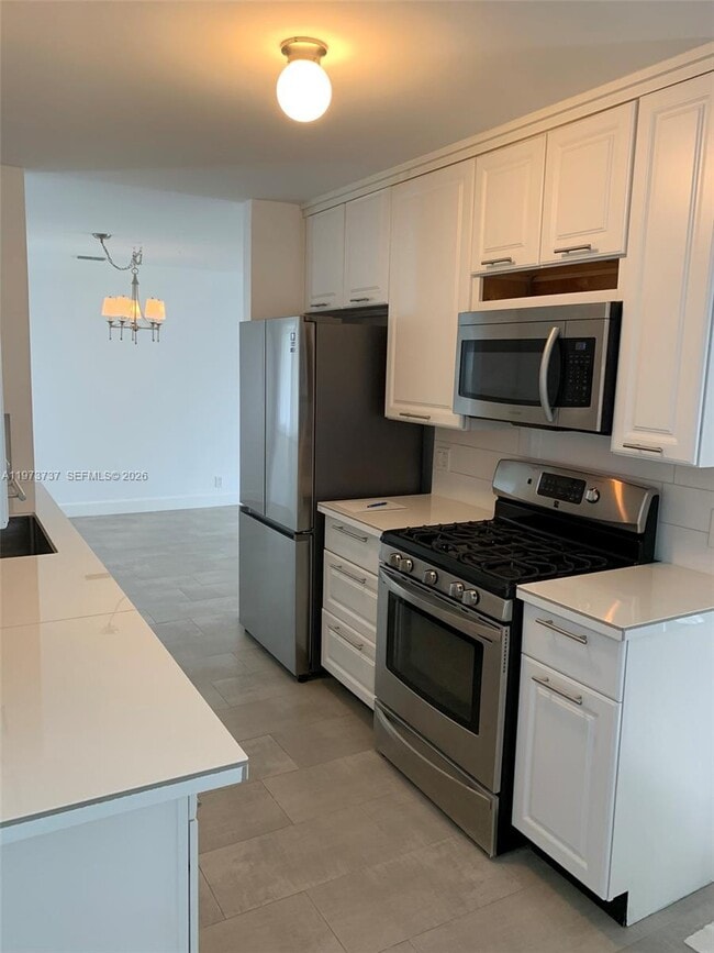 Building Photo - 4411 W Broward Blvd