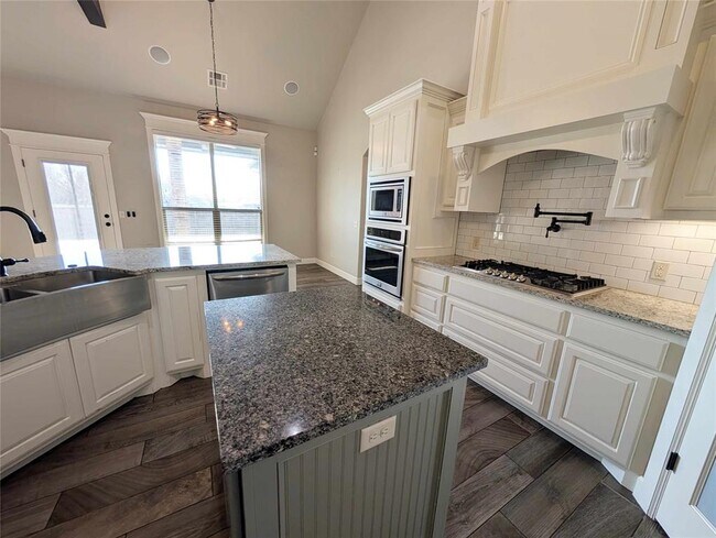 Building Photo - 17428 Locust Grove Ln