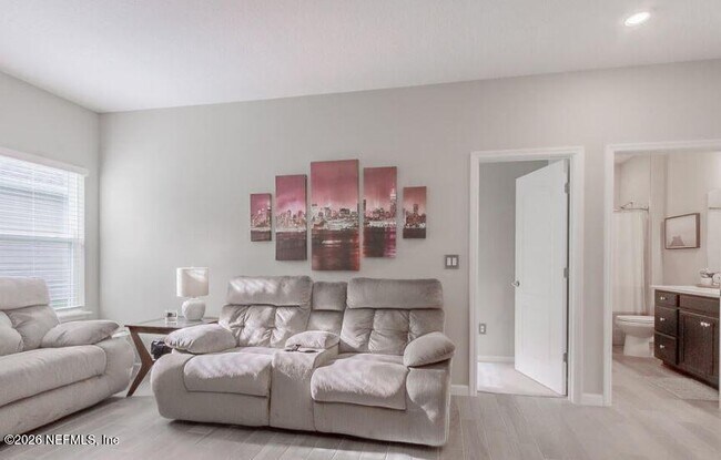 Building Photo - 111 Ash Breeze Cv