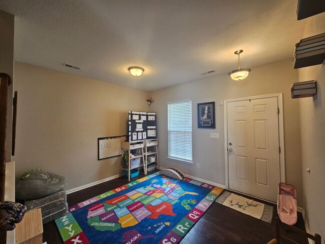 Building Photo - Welcome to Balmoral