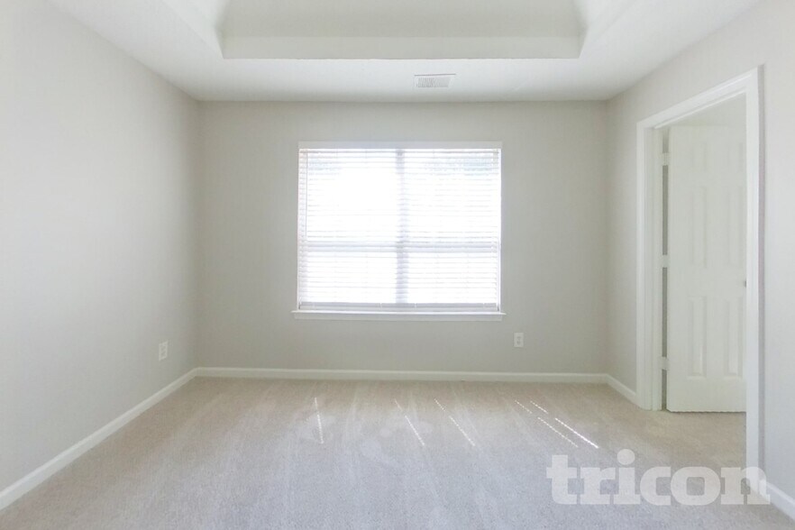 Building Photo - 216 Ernestine Way
