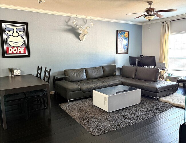 Building Photo - 9200 Westheimer Rd