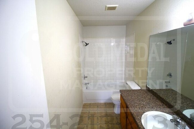 Building Photo - 1011 Lansberry Ct