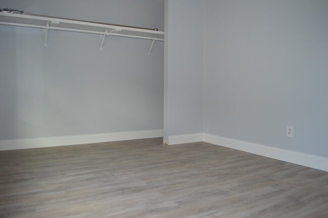Building Photo - 12455 SW Gingham Ln