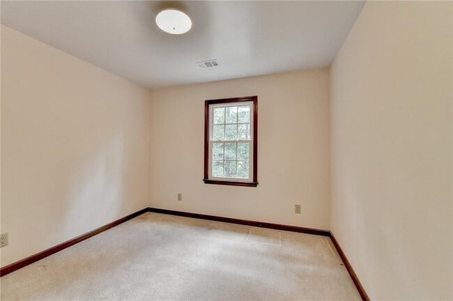 Building Photo - 478 Guilford Cir