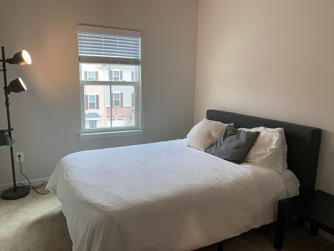 Building Photo - 8304 Encore Dr