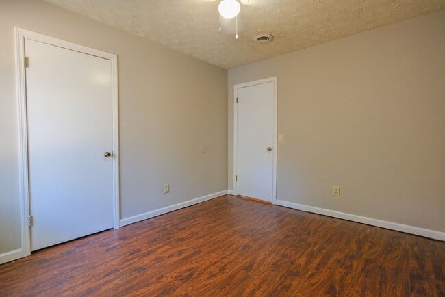 Building Photo - 119 St Andrews Ct