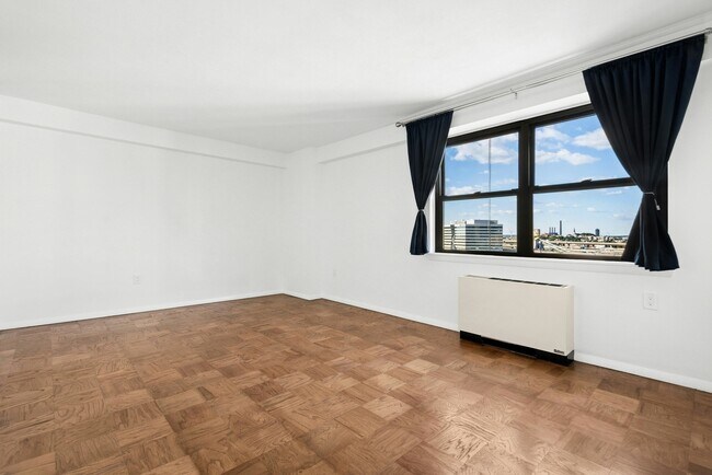 Building Photo - 8 Whittier Pl