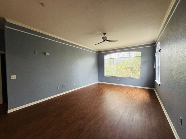 Building Photo - Newly painted Two Bedroom, Two Bathroom For Rent in New Tampa