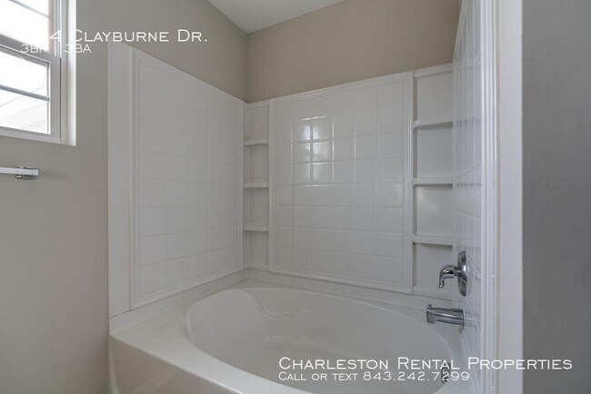 Building Photo - 294 Clayburne Dr