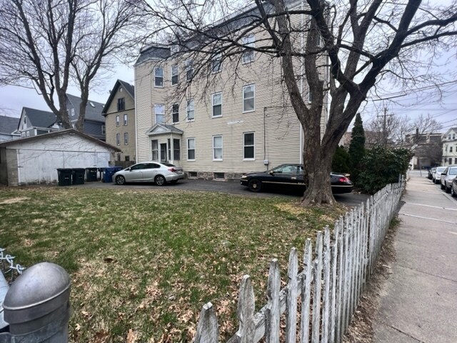 Building Photo - 184 School St