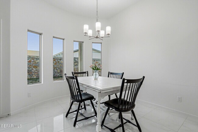 Building Photo - 13808 Paseo Sereno Dr