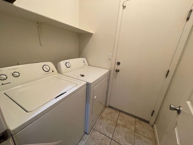 Building Photo - 4306 Cottontail Ln