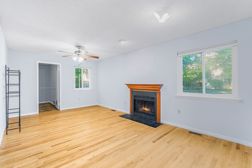 Building Photo - 99 Thoreau Dr