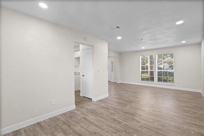 Building Photo - 5410 Forest Trails Dr