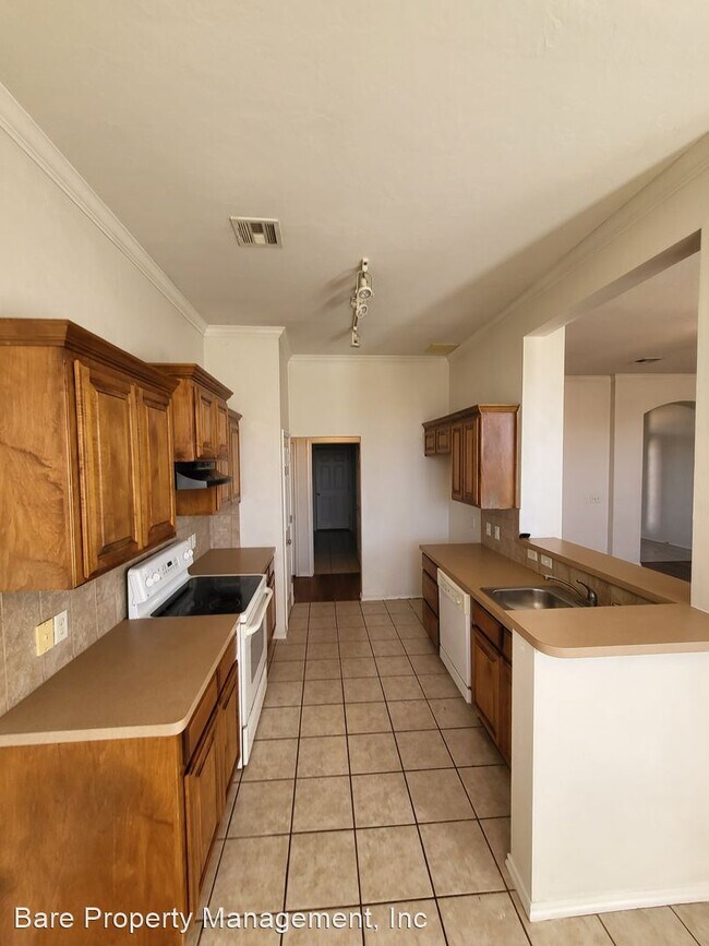 Building Photo - 4 br, 2 bath House - 524 Lone Oak Drive