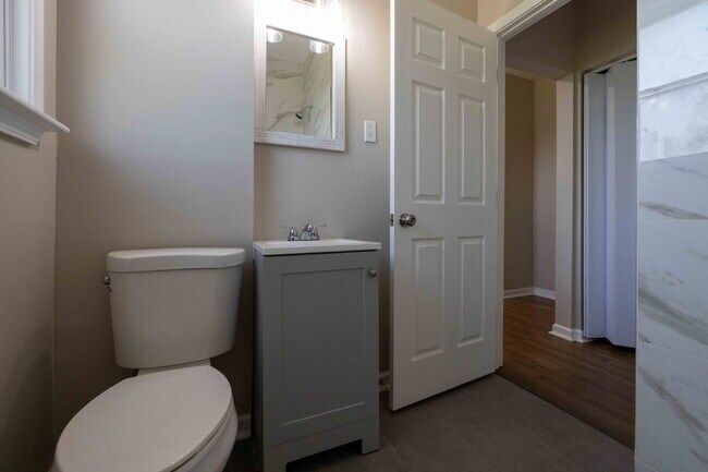 Building Photo - Modern Comfort, Classic Charm — Your Next Detroit Apartment Awaits