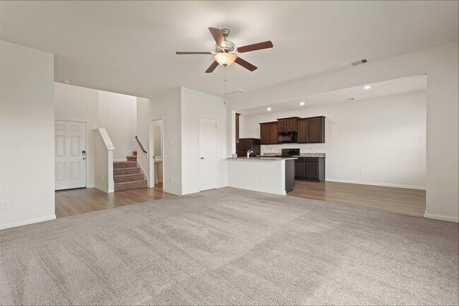 Building Photo - 2201 Bowline Rd