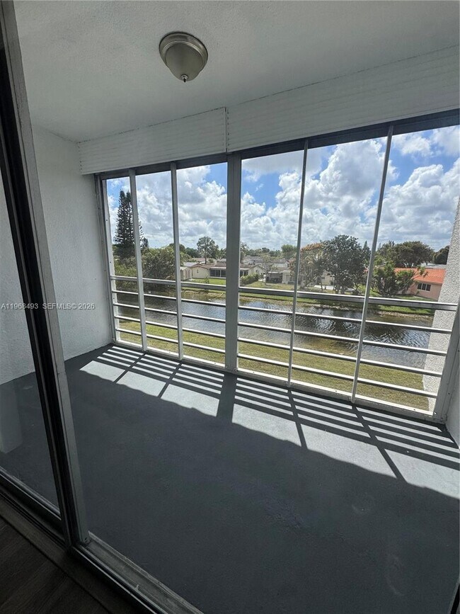 Building Photo - 8515 Sunrise Lakes Blvd