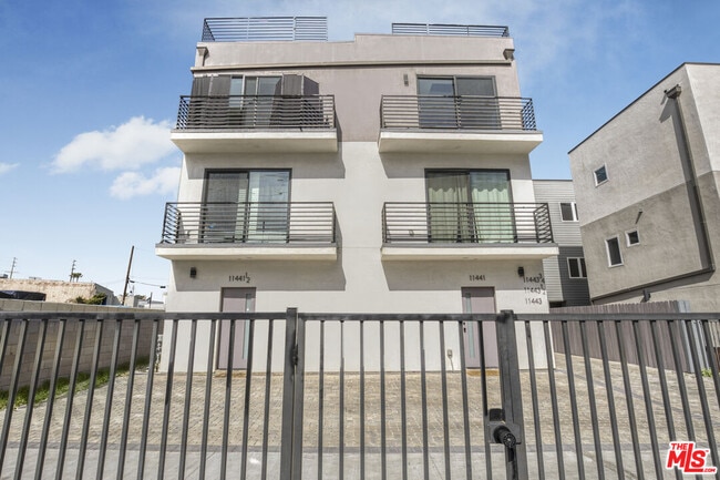 Building Photo - 11443 Hatteras St