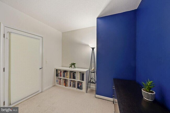 Building Photo - 851 N Glebe Rd