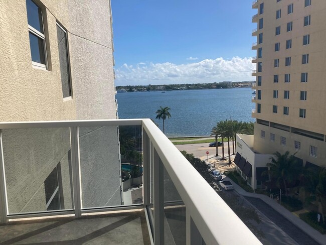 Building Photo - 1617 N Flagler Dr