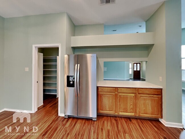Building Photo - 3403 Shallow Grove