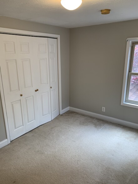 Building Photo - 3305 Woodbine Ave