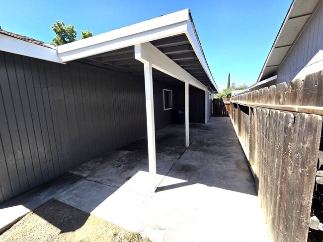 Building Photo - Remodeled 3 Bedroom 2 Bath Home near Monache High School
