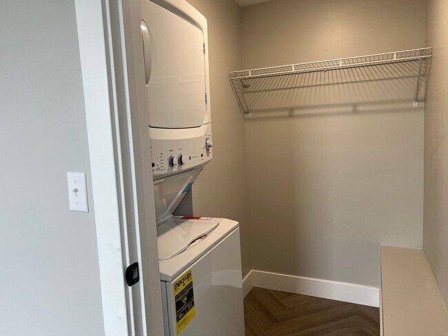 Building Photo - eml649