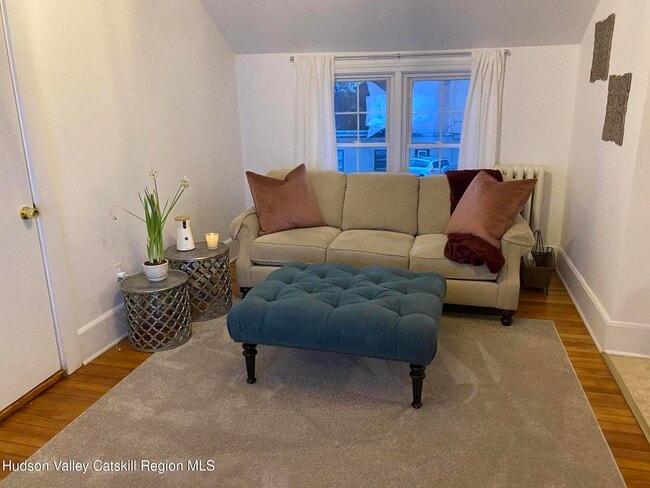 Building Photo - 502 Warren St