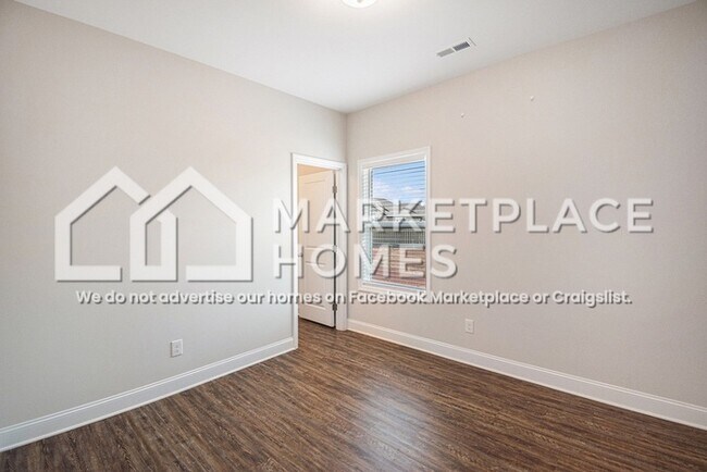 Building Photo - 16580 Demi Dr
