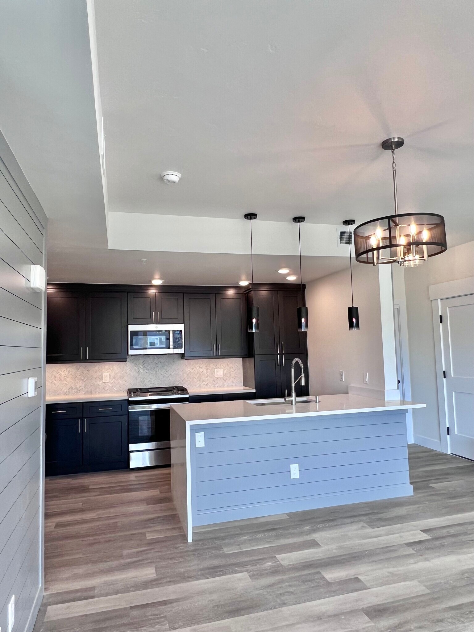 Building Photo - 1304 Snowberry Ln