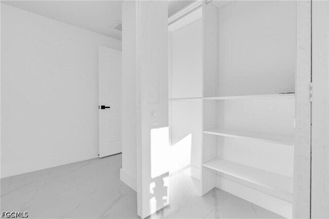 Building Photo - 356 New York Dr