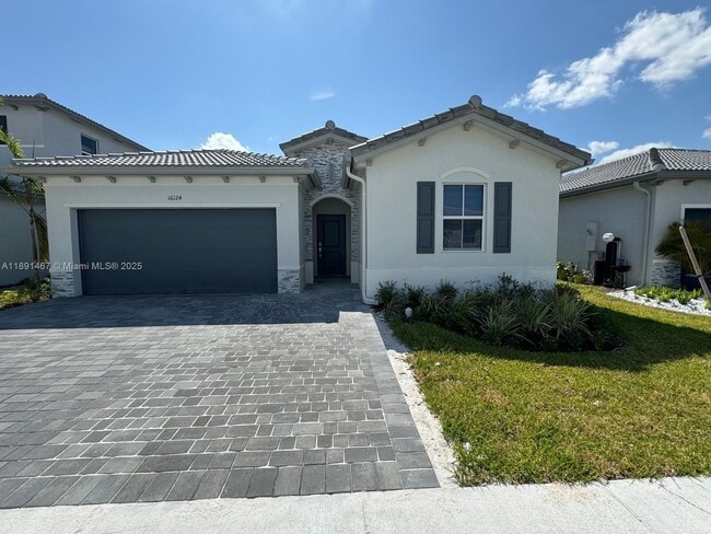 Building Photo - 16124 SW 148th Pl