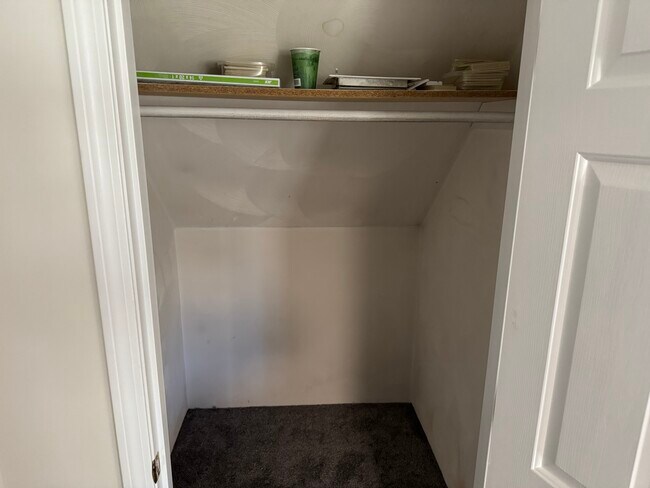 Building Photo - 85 Center St