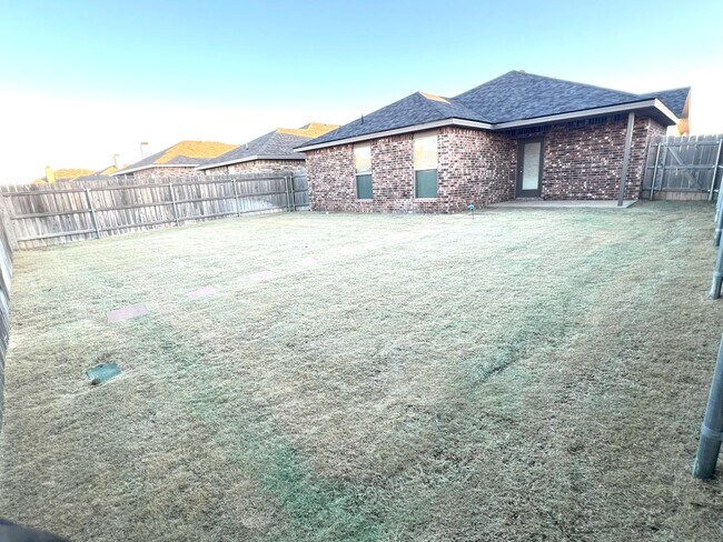 Building Photo - **BEAUTIFUL WINDSTONE AT UPLAND HOME**